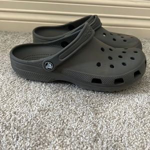 Gray Crocs - 6M/8W